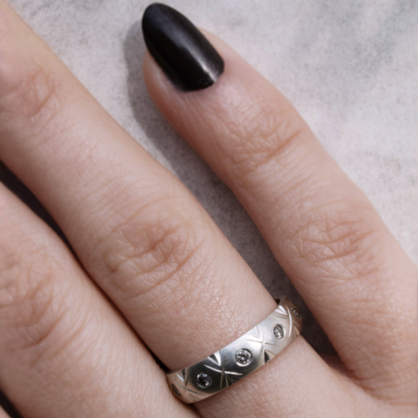 Shiny Criss Cross ring