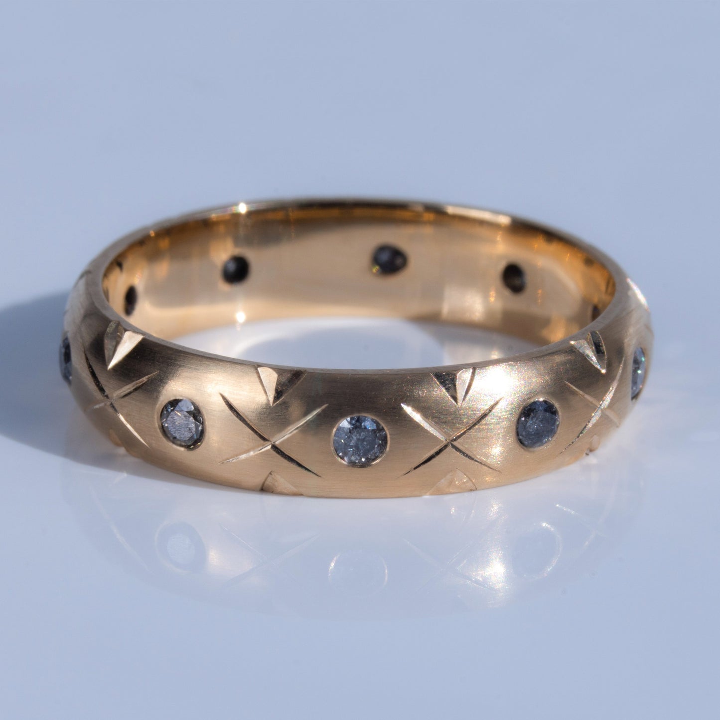 Shiny Criss Cross ring