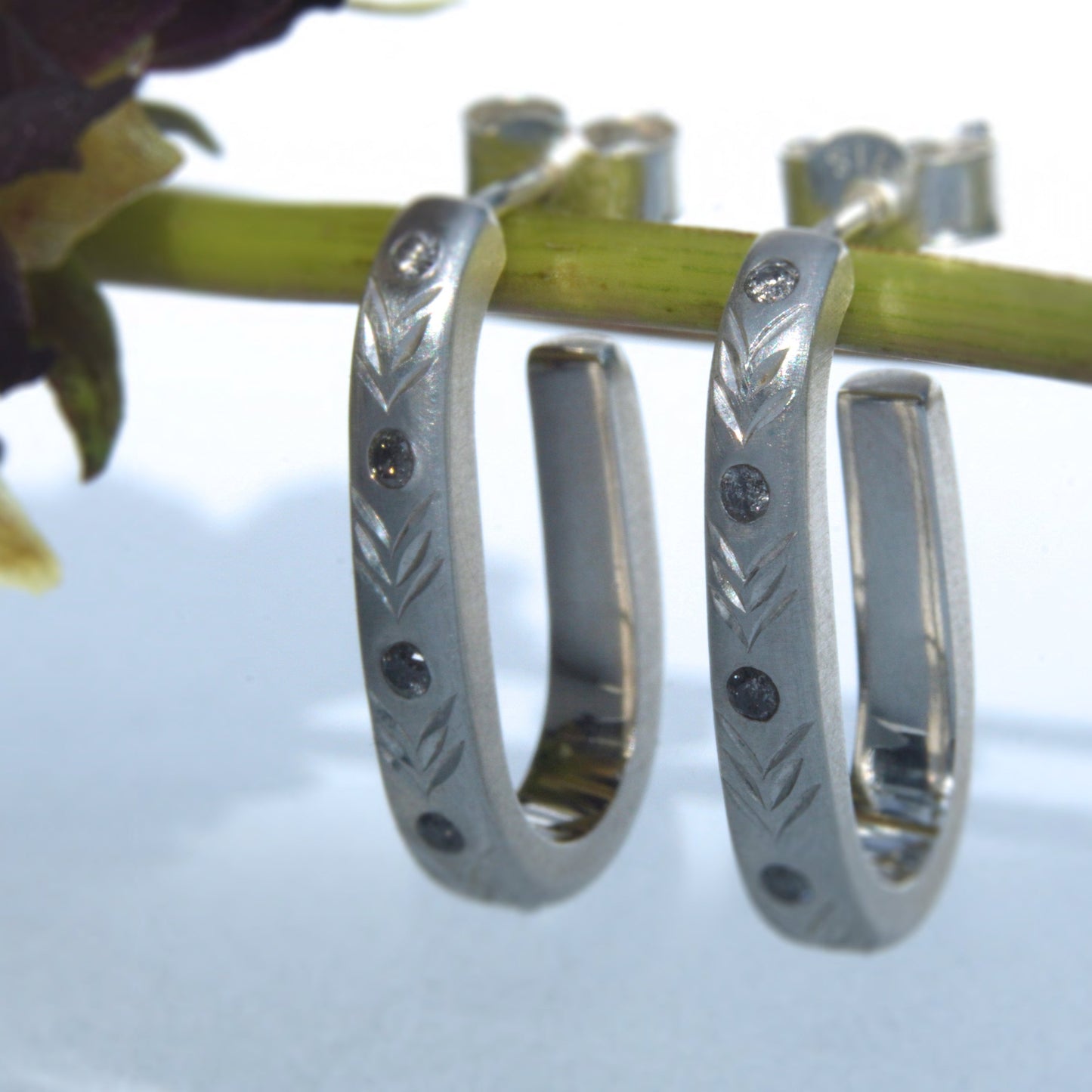 Precious Laurel Leaf earrings