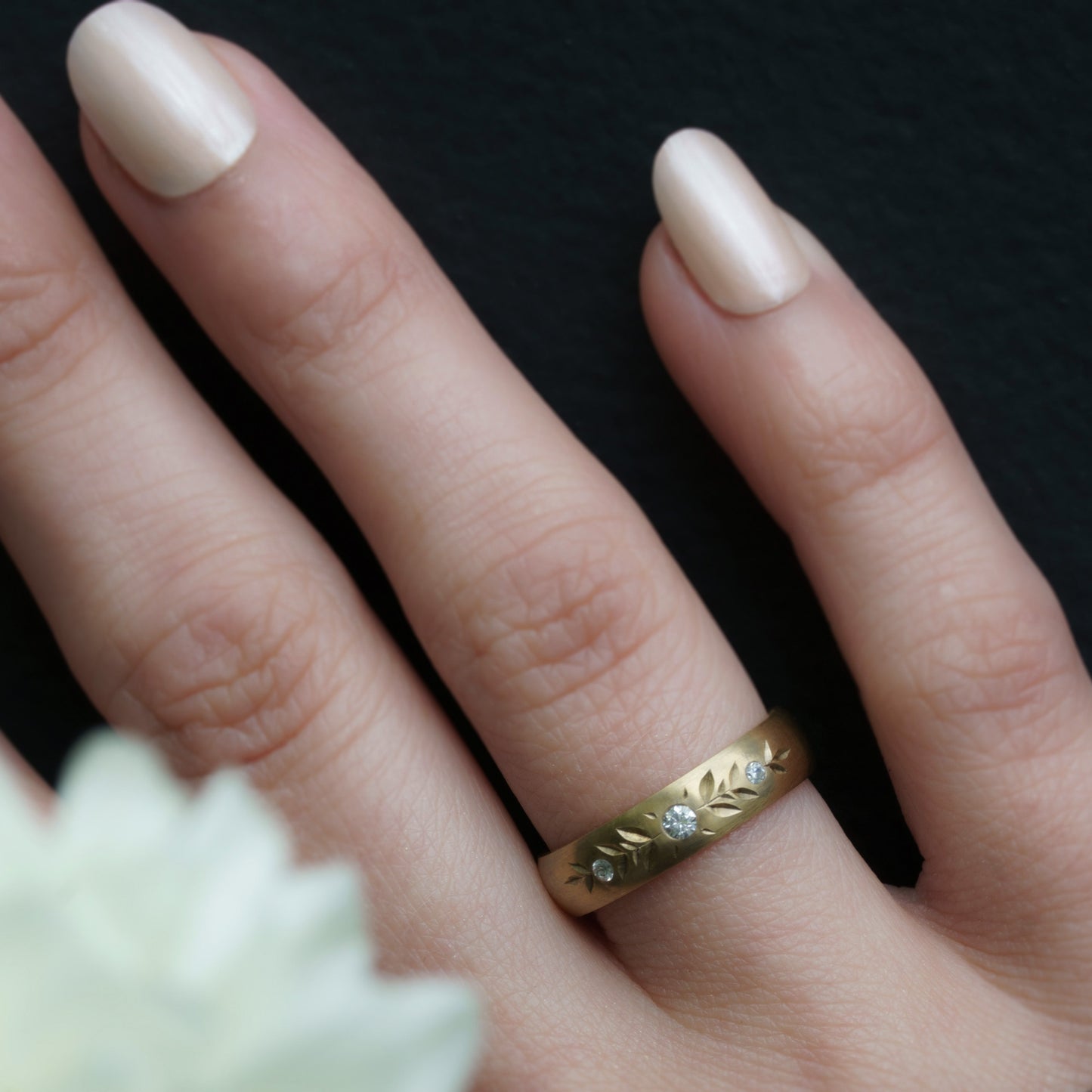 White brillant sage ring